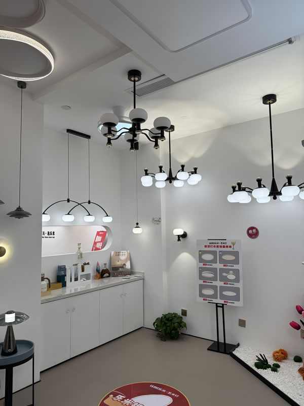 嘉兴护眼灯饰照明-店铺实景